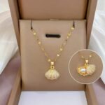 Gold Pearl Shell Opening Pendant Necklace